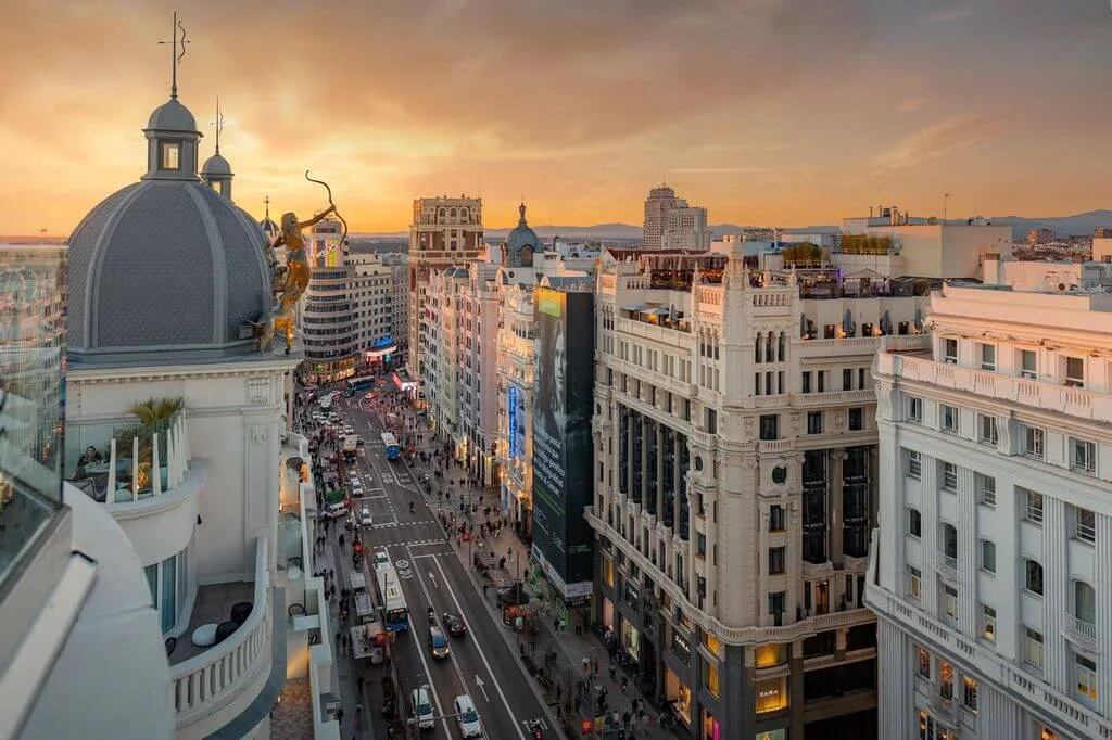 Kế Hoạch 5 Ngày Khám Phá Madrid: Văn Hóa, Ẩm Thực và Cuộc Sống Địa Phương