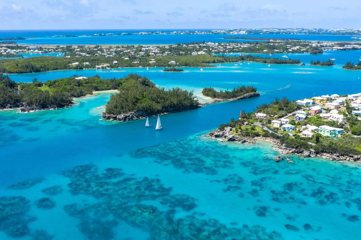 Khách Sạn Azura Bermuda: Ngắm Cá Voi Từ Ban Công Ngay Tại Khách Sạn Đỉnh Đồi