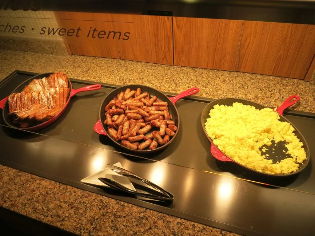 Khách Sạn Cắt Giảm Tiệc Buffet Sáng Nhờ Mục Tiêu Khí Hậu