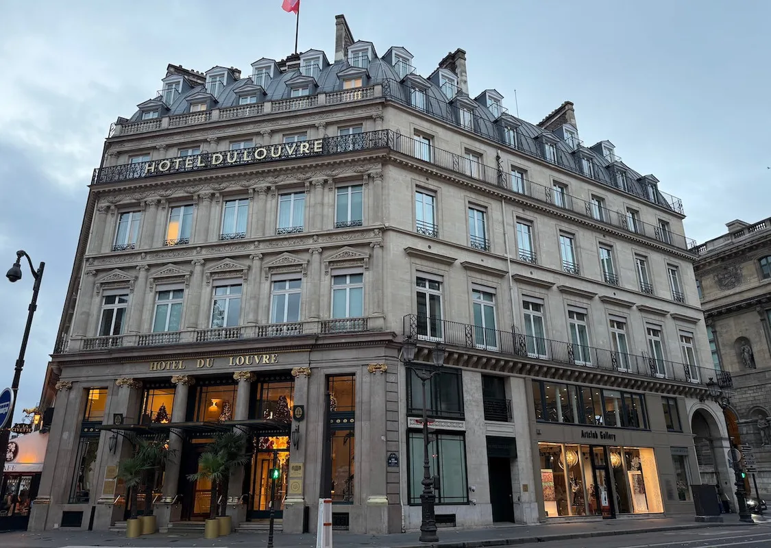 Khách sạn Du Louvre Paris: Trải nghiệm lãng mạn giữa lòng thành phố ánh sáng