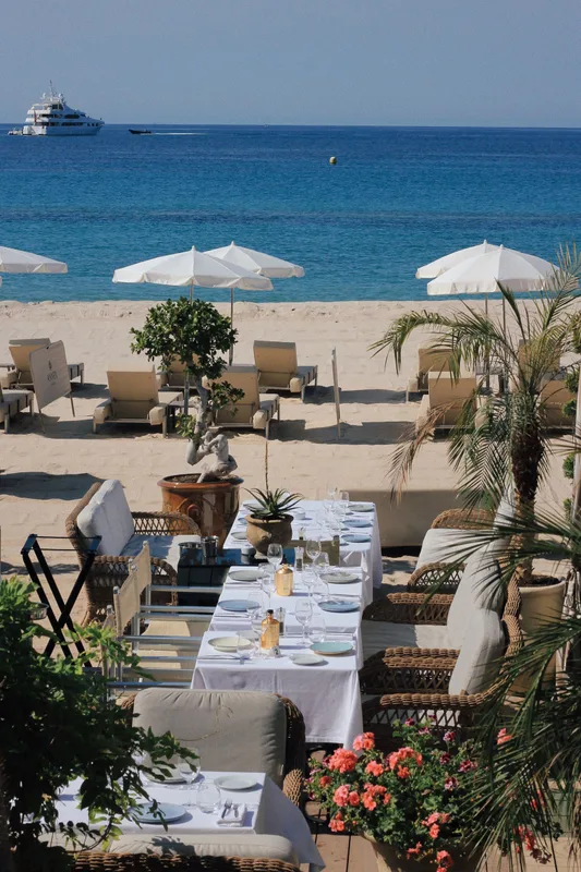 Khách Sạn French Riviera: Nơi Ghi Dấu Ấn Trong 'The White Lotus Season 4'