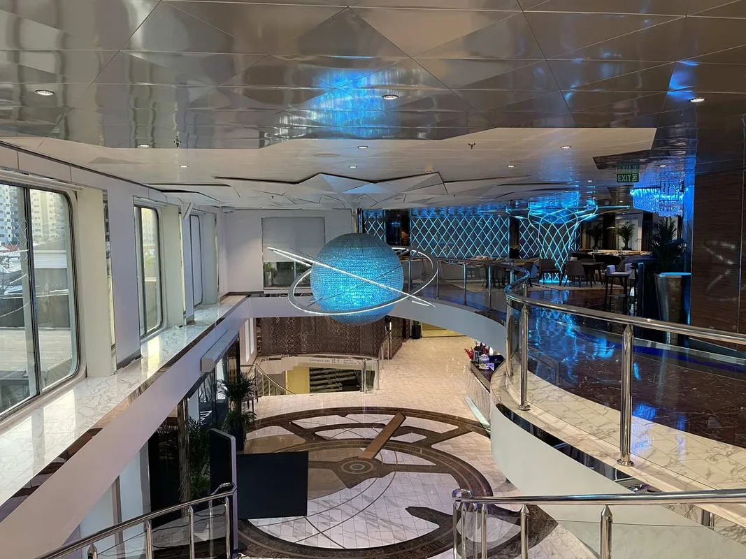 Khách sạn Nổi 5 Sao Sunborn: Trải Nghiệm Đẳng Cấp Tại Gibraltar