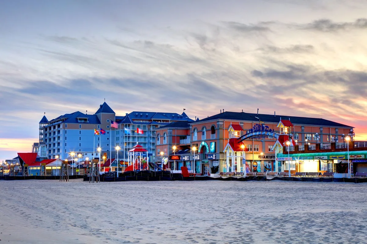 Khám Phá 20 Thị Trấn Biển Cực Đông Mỹ: Từ Florida Đến Maine