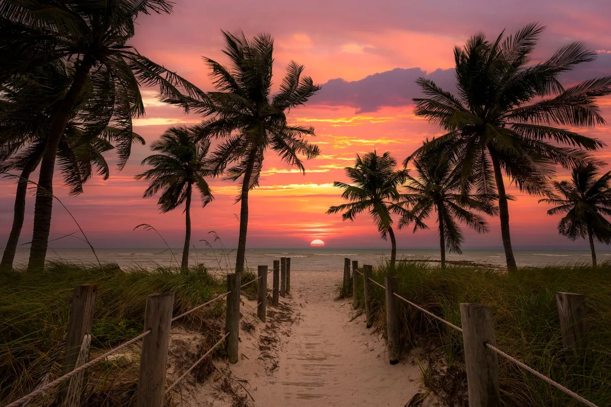 Khám Phá 20 Thị Trấn Biển Cực Đông Mỹ: Từ Florida Đến Maine