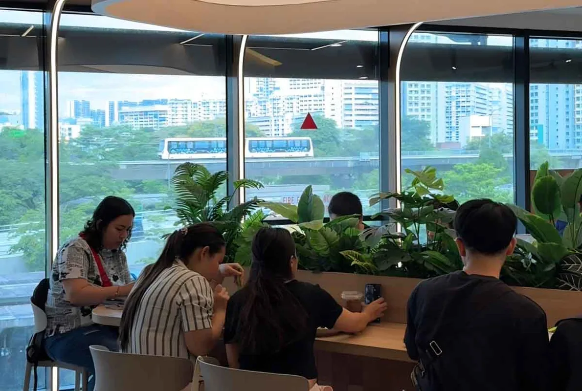 Khám Phá 25 Quầy Ăn Ngon Tại Hillion Mall: Shabu Shabu, Popiah Michelin & Nhiều Hơn Thế