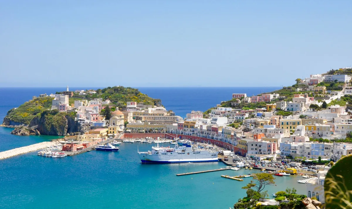 Khám Phá 6 Điểm Thay Thế Amalfi Coast Đẹp Không Kém