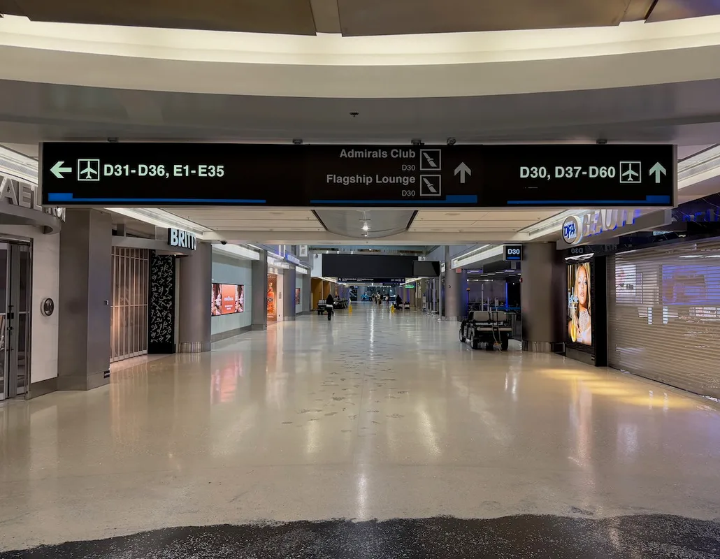 Khám Phá American Flagship Lounge Tại Sân Bay Miami