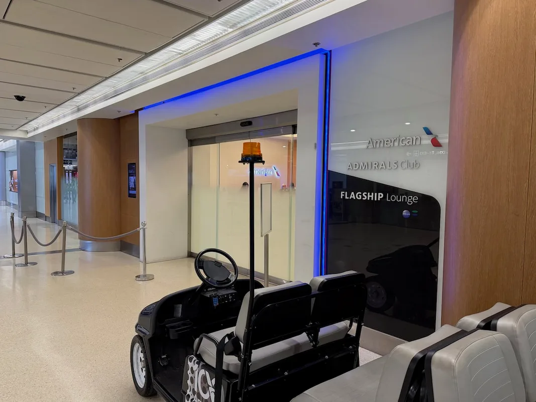 Khám Phá American Flagship Lounge Tại Sân Bay Miami