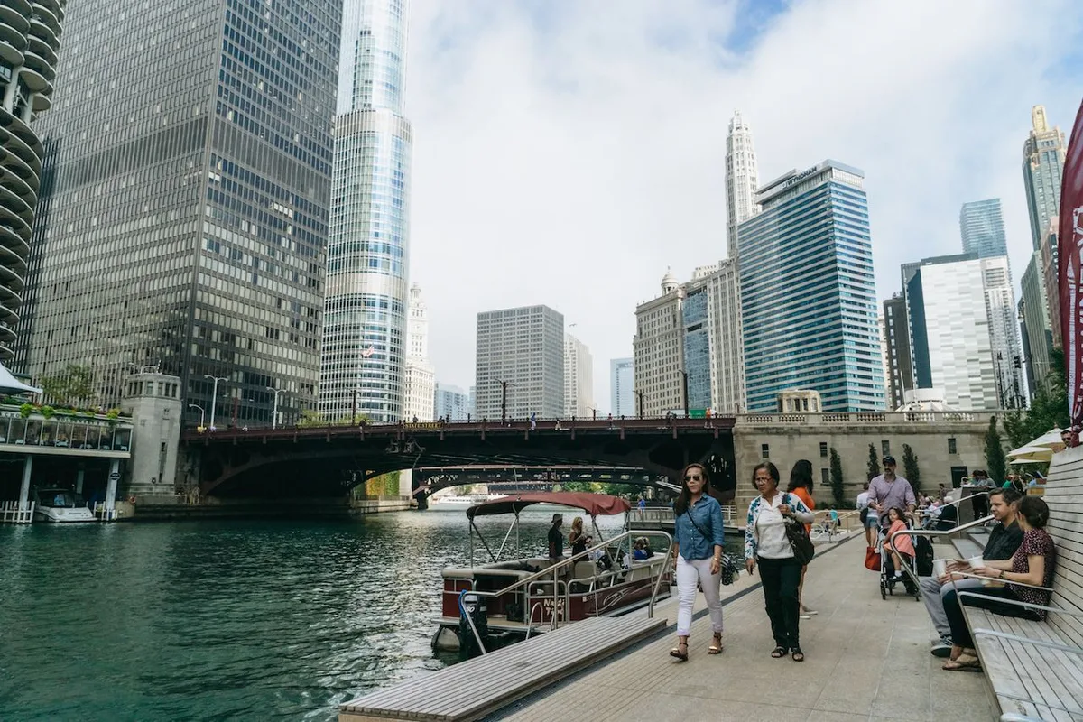 Khám Phá Chicago Không Cần Xe Ô Tô