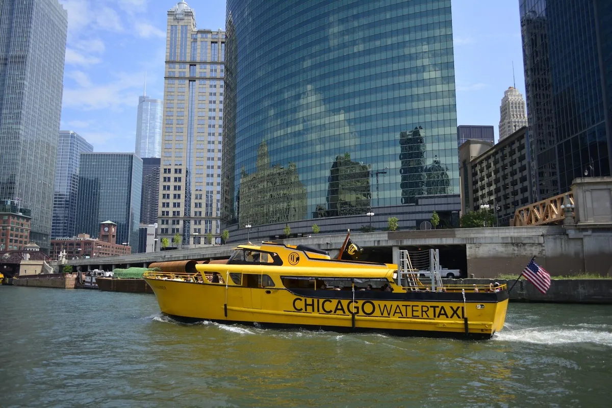 Khám Phá Chicago Không Cần Xe Ô Tô