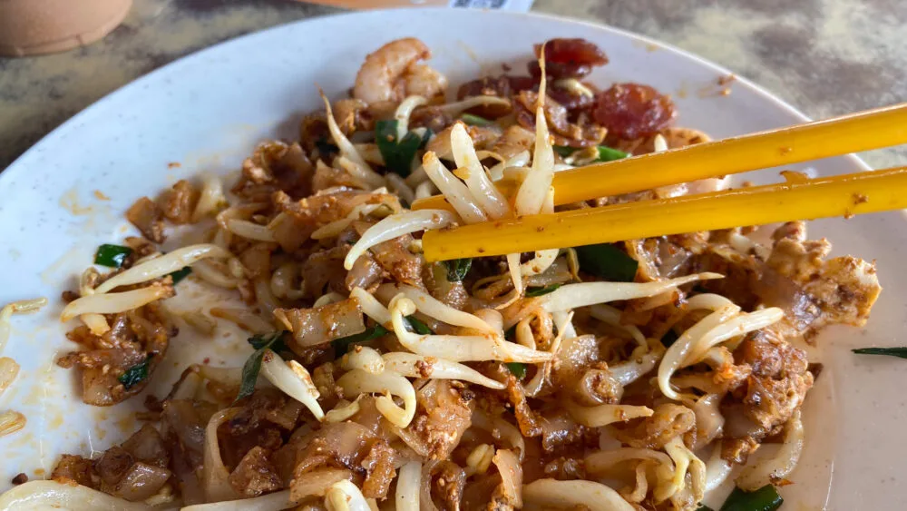 Khám Phá Chuan Kee: Cơm Gà Kéo Dài Hàng Đợi, Char Kuey Teow Trung Bình