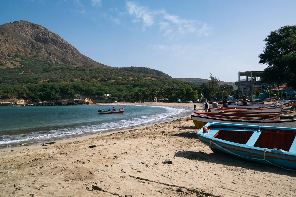 Khám Phá Đảo Santiago: Hành Trình Văn Hóa và Thiên Nhiên Cape Verde