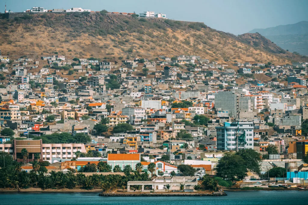 Khám Phá Đảo Santiago: Hành Trình Văn Hóa và Thiên Nhiên Cape Verde