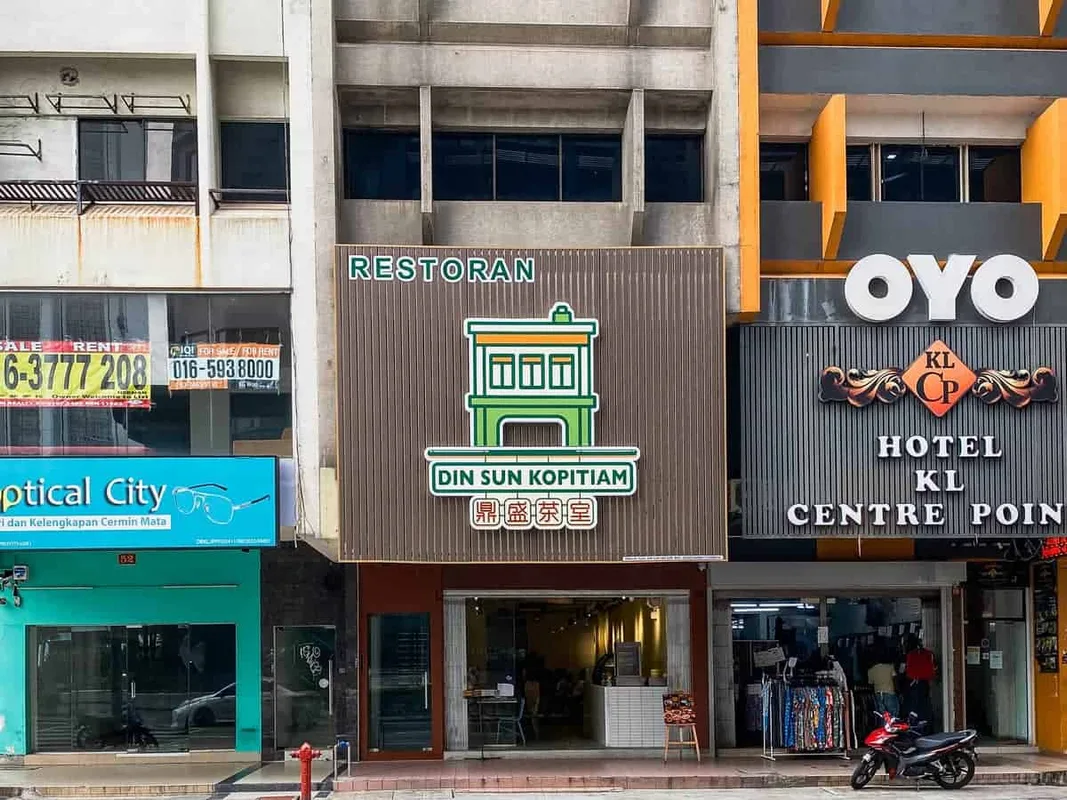 Khám Phá Din Sun Kopitiam: Dim Sum Trái Thơm Giá Tốt Tại Chinatown