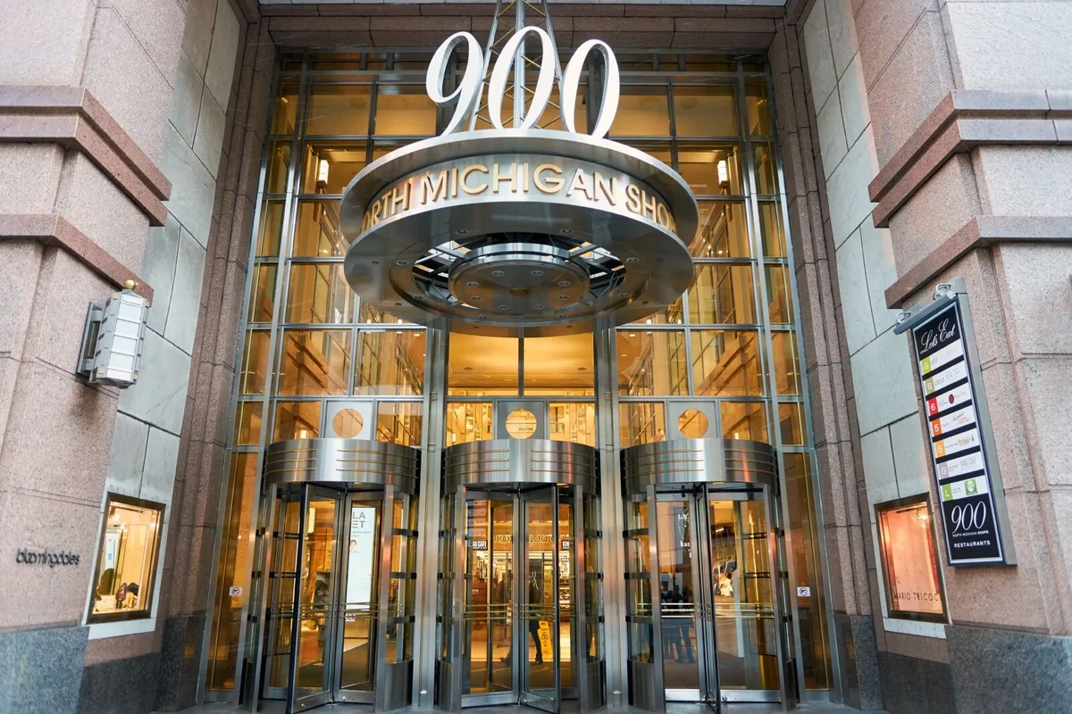 Khám Phá Đường Chân Trời Chicago Qua 28 Tòa Nhà Đặc Trưng