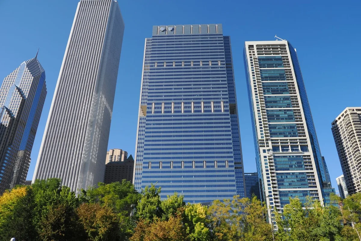 Khám Phá Đường Chân Trời Chicago Qua 28 Tòa Nhà Đặc Trưng