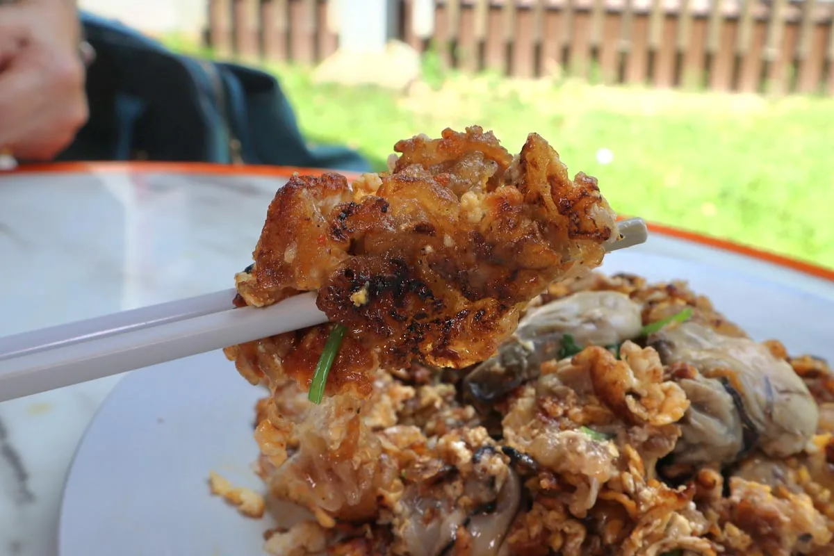 Khám Phá Món Nghêu Chiên Trứng Tại Hougang, Singapore: Hương Vị Độc Đáo