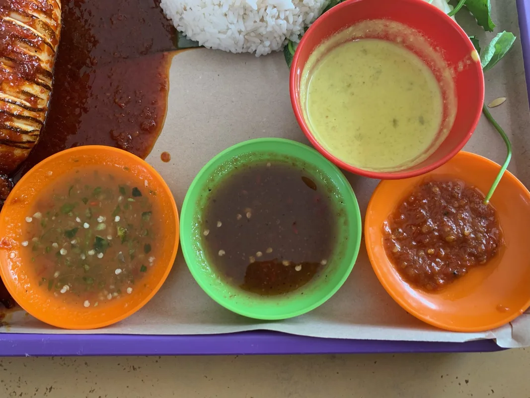 Khám Phá Nasi Dulang Daun Pisang: Quán Ăn Nổi Bật Với Món Sotong Nướng Khổng Lồ Tại Kajang
