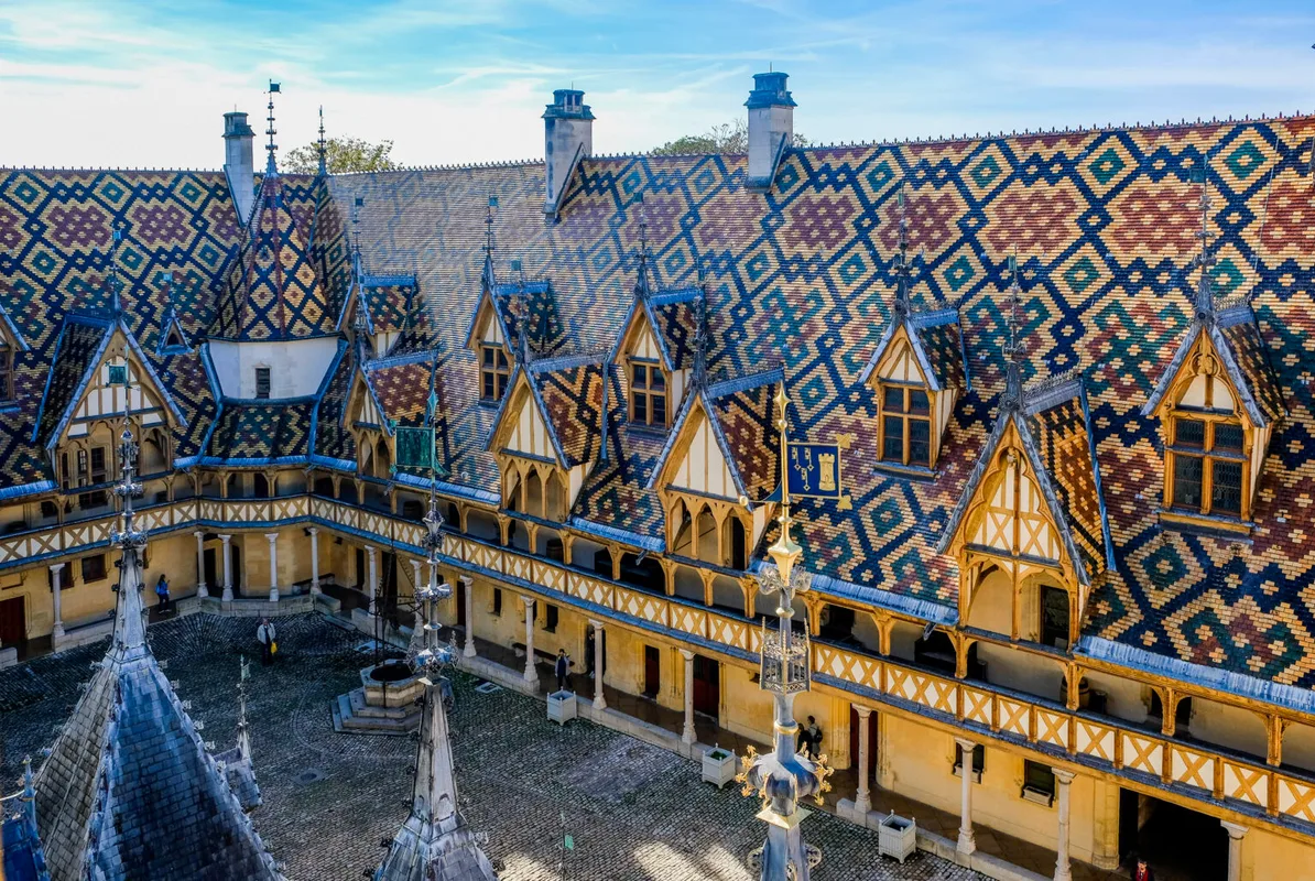 Khám Phá Nét Đẹp Văn Hóa Pháp Tại Burgundy: Hành Trình Không Thể Bỏ Qua