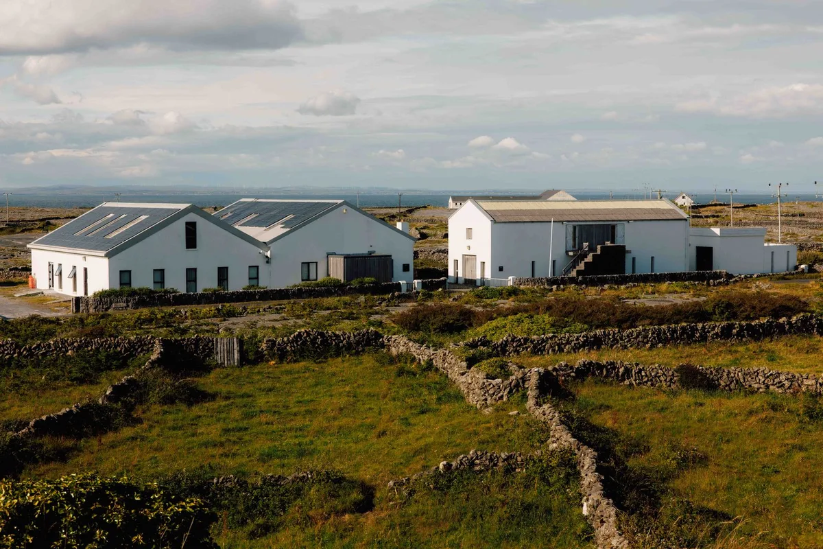 Khám Phá Nghệ Thuật Dệt May Truyền Thống Tại Ireland Nông Thôn