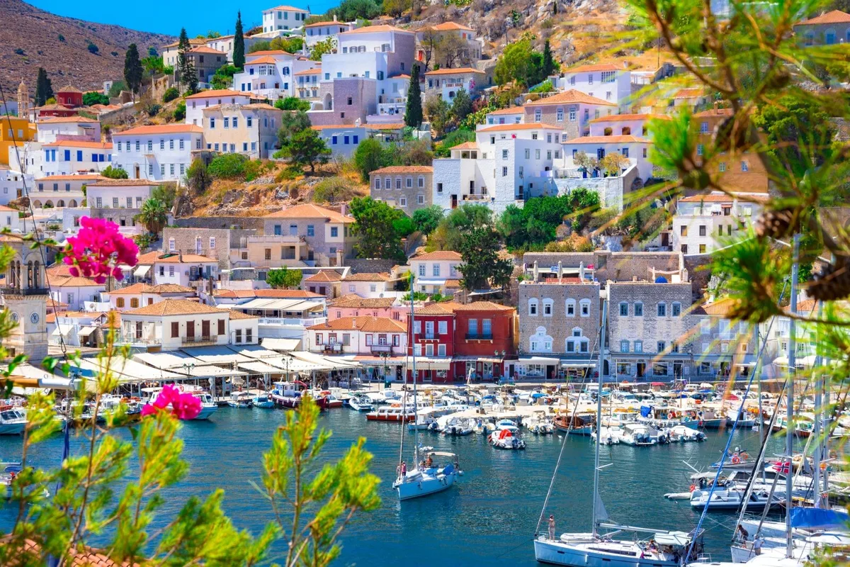 Khám Phá Những Hòn Đảo Hấp Dẫn Gần Athens: Chuyến Đi Ngày Tuyệt Vời