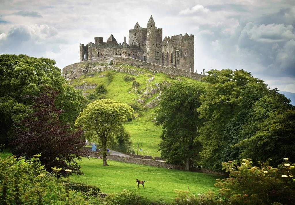 Khám Phá Những Nơi Đẹp Nhất Ở Ireland: Hành Trình Đầy Cảm Hứng