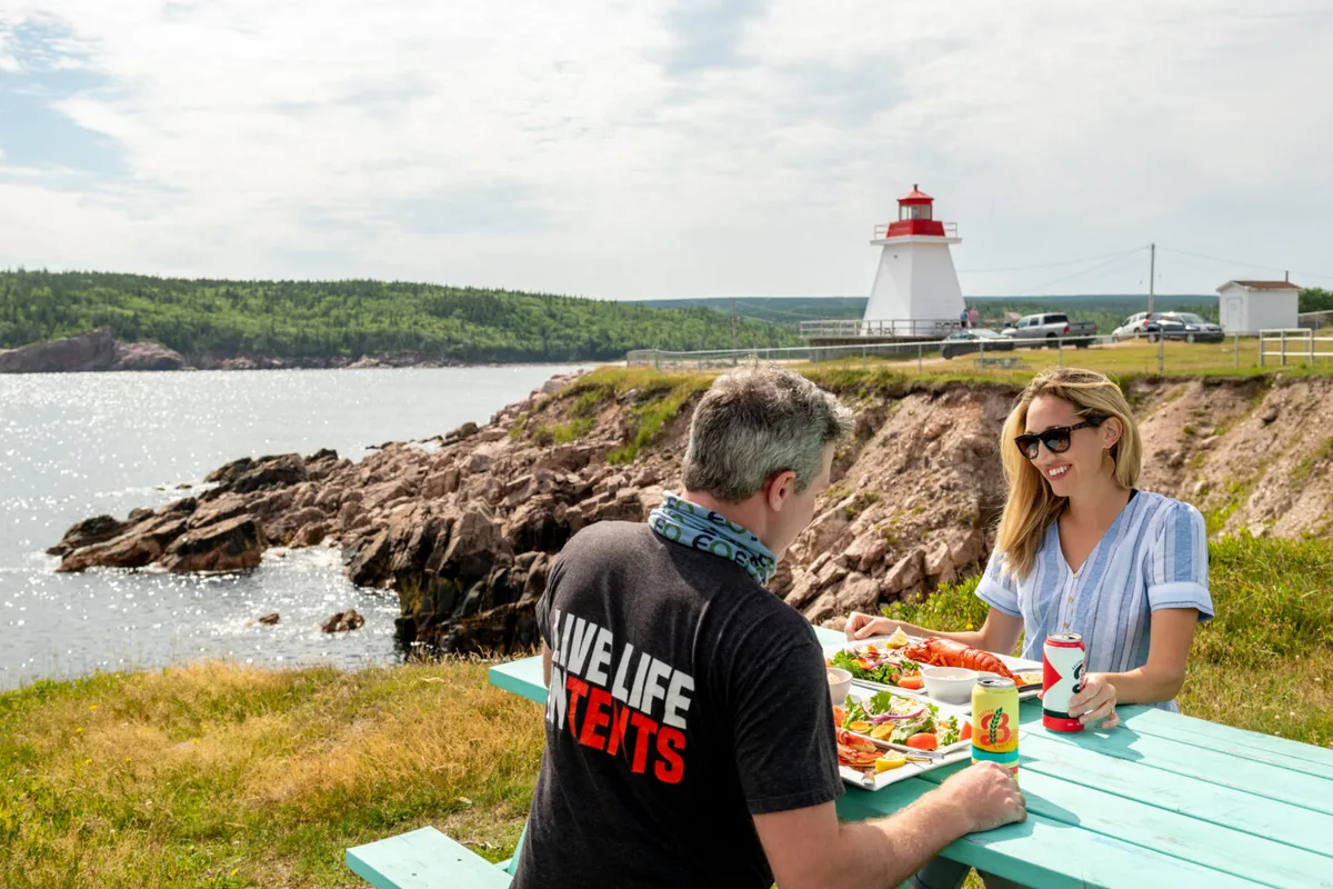 Khám Phá Nova Scotia: Chuyến Hành Trình Dọc Bờ Biển Canada