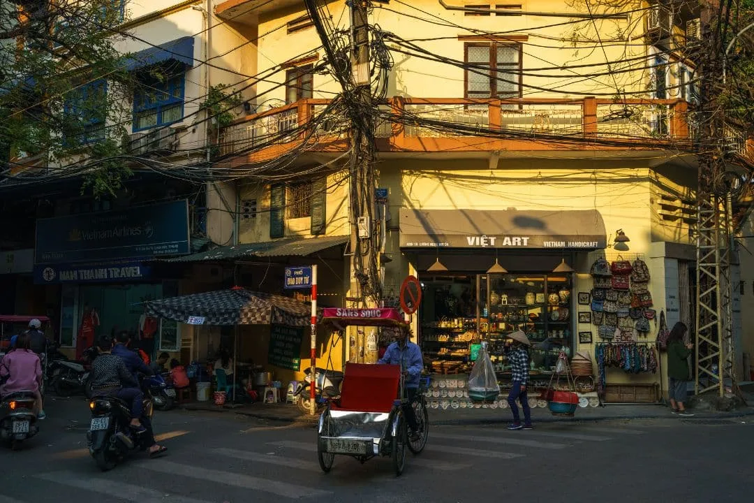 Khám Phá Phố Cổ Hà Nội: Lựa Chọn Thích Hợp Hay Nên Tránh?