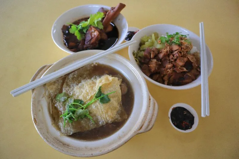 Khám Phá Tea Inn Bak Kut Teh: Nơi Bán Món Thịt Heo Hầm Chỉ 6 Giờ Mỗi Ngày