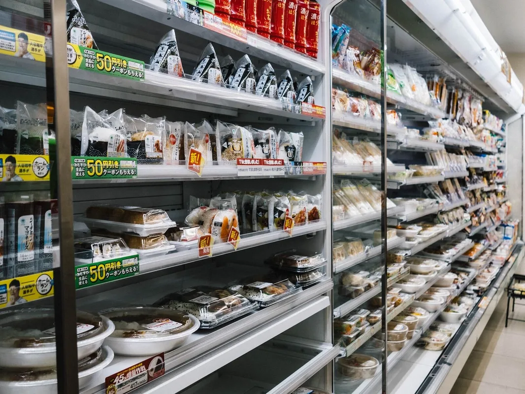 Khám Phá Thế Giới Ẩm Thực Tại Các Cửa Hàng Tiện Lợi Nhật Bản