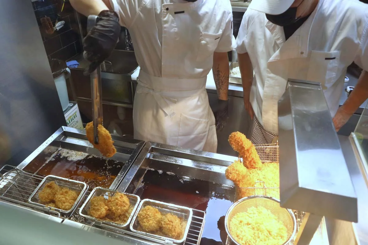 Khám Phá Tonkatsu Osaka 4 Năm Được Michelin Công Nhận Tại Singapore