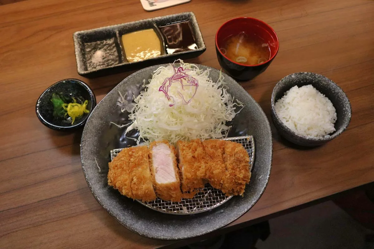 Khám Phá Tonkatsu Osaka 4 Năm Được Michelin Công Nhận Tại Singapore