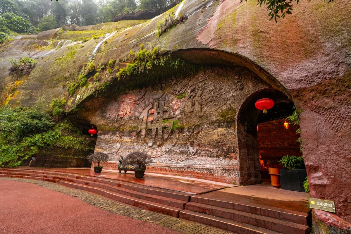 Khám Phá Tượng Phật Khổng Lồ Leshan: Hành Trình Một Ngày Tuyệt Vời
