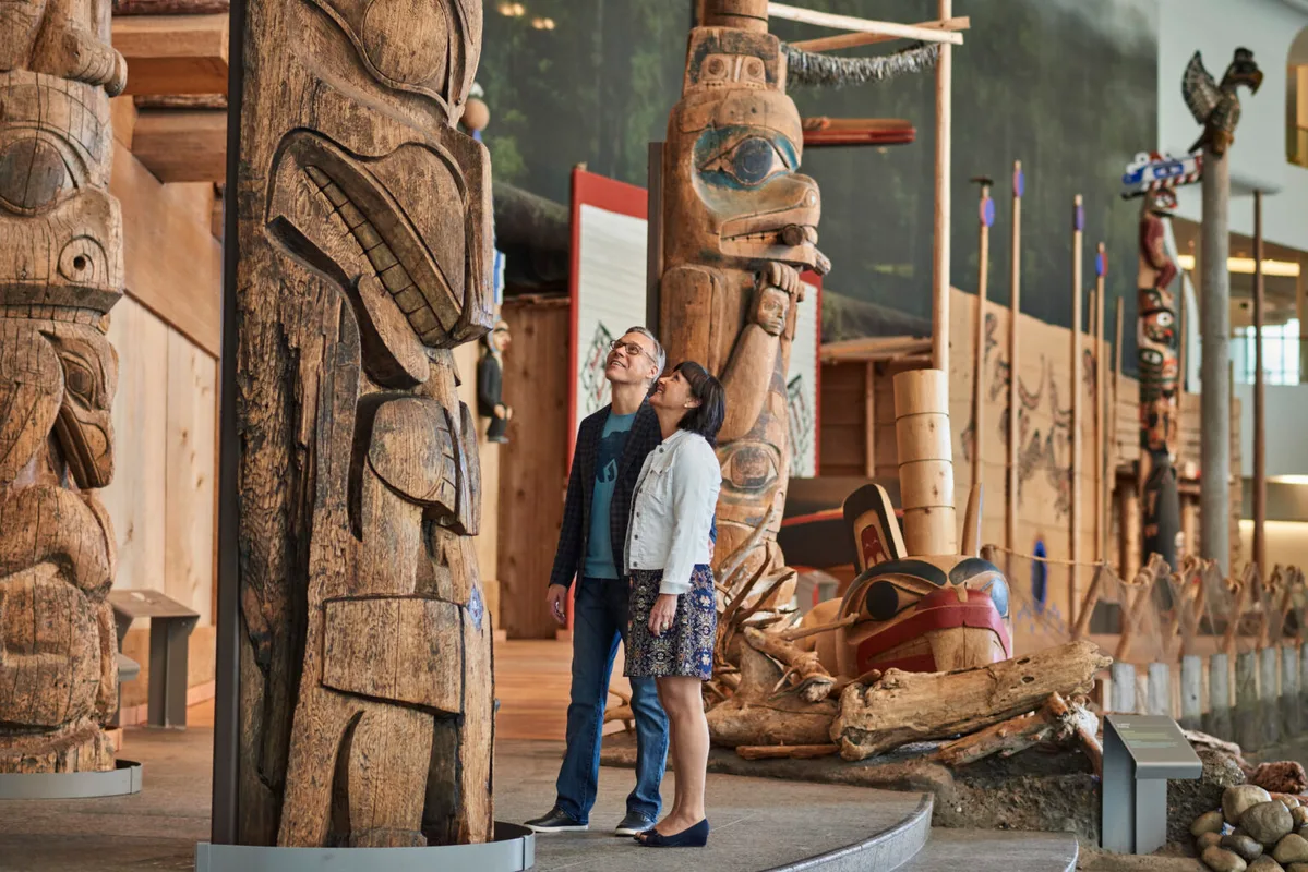 Khám Phá Văn Hóa và Kênh Rạch Tại Thành Phố Đầu Tiên Của Canada