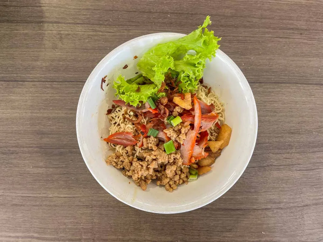 Khám Phá Zhong Pin Noodle House: Kolo Mee Giòn Dẻo và Laksa Đậm Đà Tại Bukit Merah