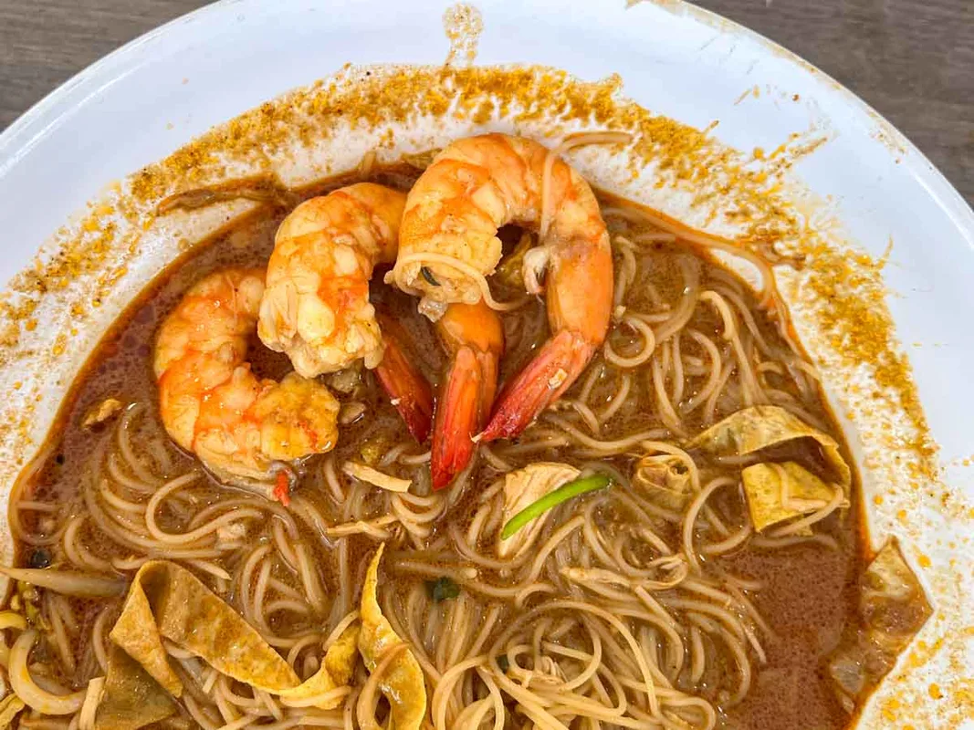 Khám Phá Zhong Pin Noodle House: Kolo Mee Giòn Dẻo và Laksa Đậm Đà Tại Bukit Merah