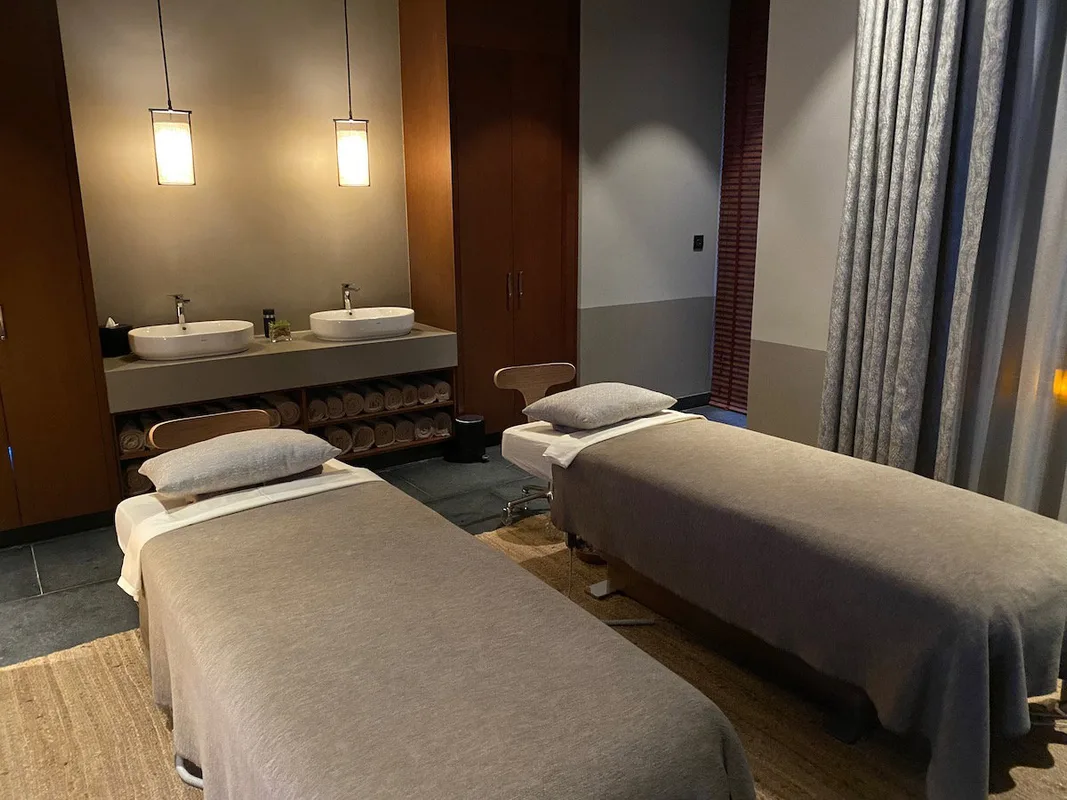 Khi Spa Khách Sạn Sang Trọng Cũng Gợi Ý 'Happy Ending'