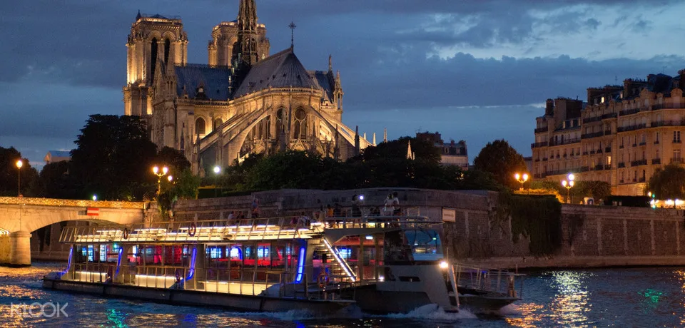 Kinh Nghiệm Tham Gia Lễ Hội Bastille Day Ở Paris: Đi Đâu, Làm Gì