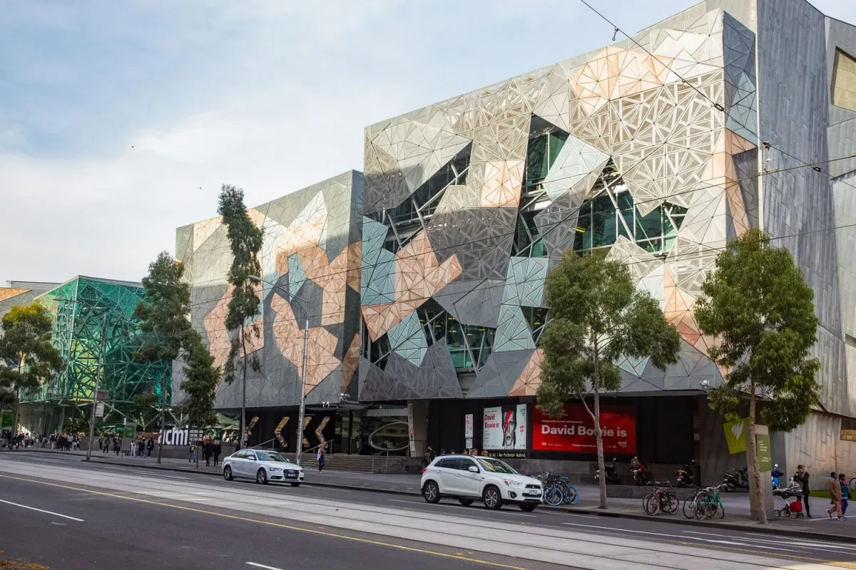 Lạc Lối Ở Melbourne: Cà Phê, Ngõ Nhỏ Và Nghệ Thuật Đường Phố