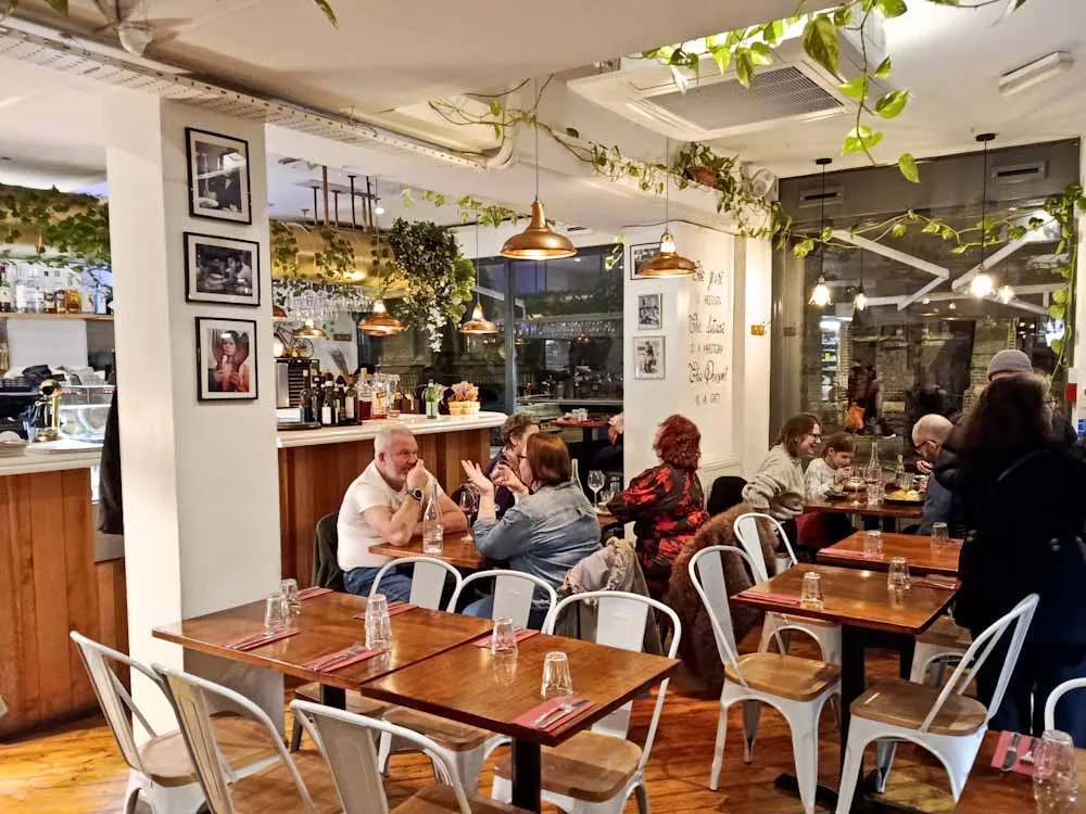 Lạc vào không gian ấm cúng Ý giữa lòng London