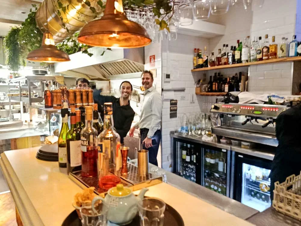 Lạc vào không gian ấm cúng Ý giữa lòng London