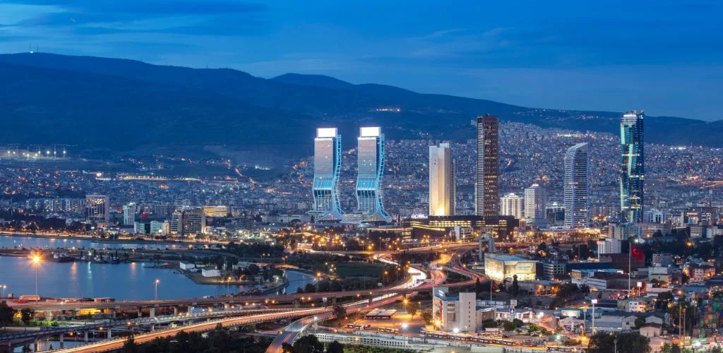 Lang Thang Khám Phá İzmir: Một Thành Phố Đầy Hấp Dẫn ở Thổ Nhĩ Kỳ