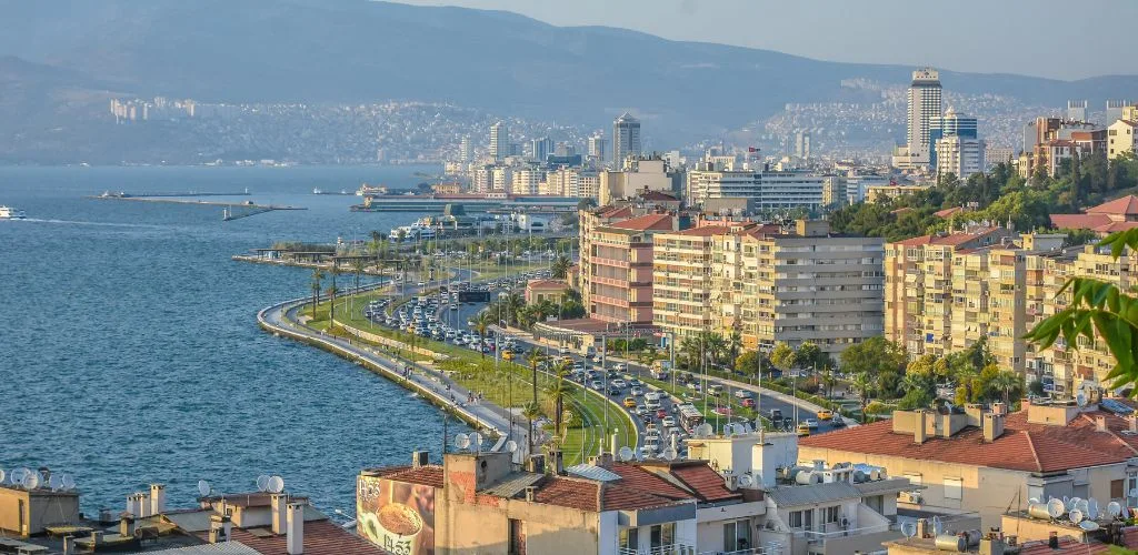 Lang Thang Khám Phá İzmir: Một Thành Phố Đầy Hấp Dẫn ở Thổ Nhĩ Kỳ