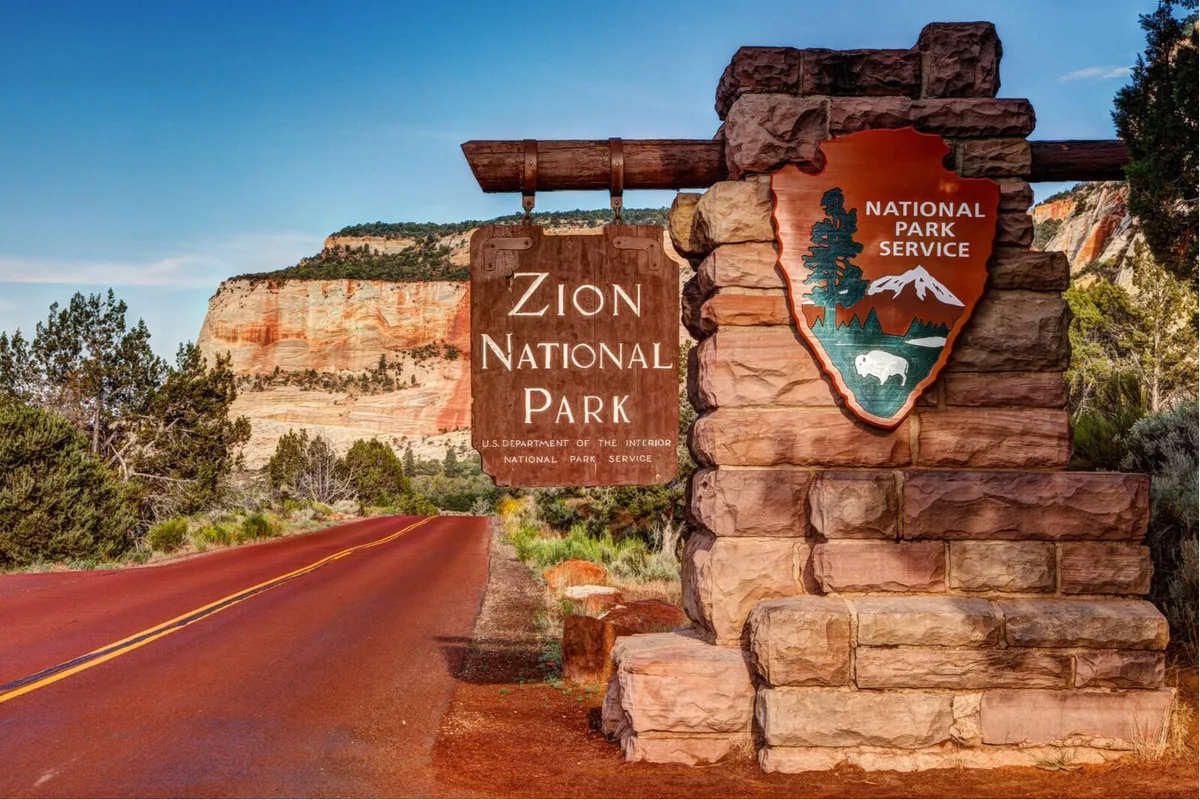 Lịch Trình Hoàn Hảo Từ Las Vegas Đến Zion: Khám Phá Đường Đi
