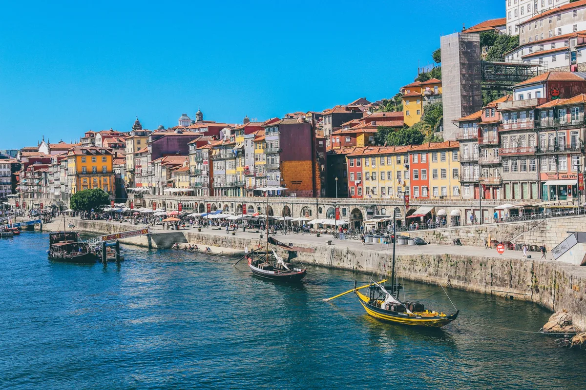 Lisbon Hay Porto: Điểm Đến Nào Hấp Dẫn Hơn Cho Dân Phượt?