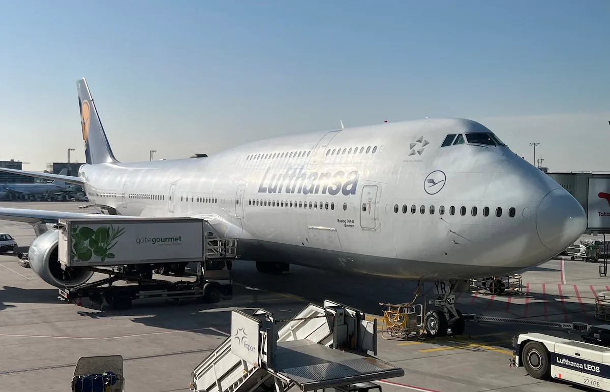 Lufthansa: Đội Ngũ Tiếp Viên Đình Công, Ngày 10 Tháng Tư Hủy Bay Ầm ĩ