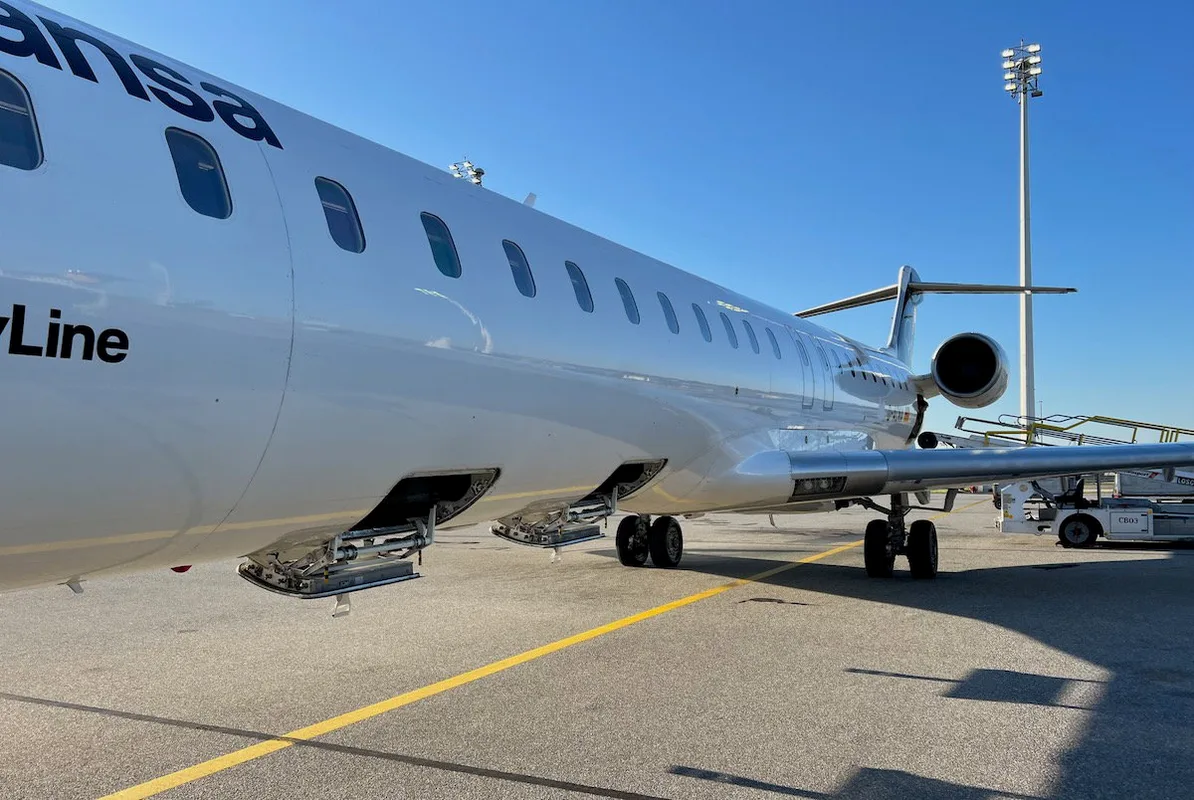 Lufthansa Đóng Cửa Chi Nhánh CityLine: Điều Gì Đang Xảy Ra?
