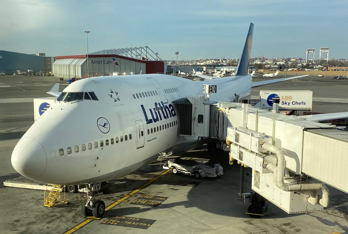 Lufthansa Ra Quyết Định Lớn: Ngừng Hoạt Động A340 và Boeing 747, Mở Rộng Đội Bay A350