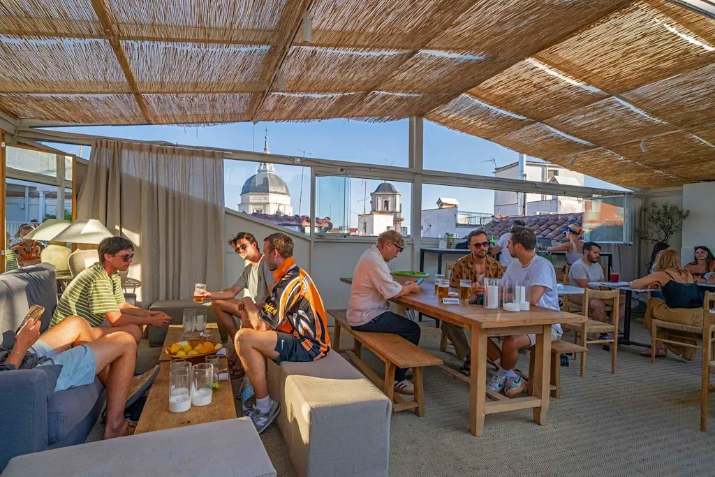 Madrid hay Barcelona: Chọn Điểm Đến Nào Cho Chuyến Đi Của Bạn?