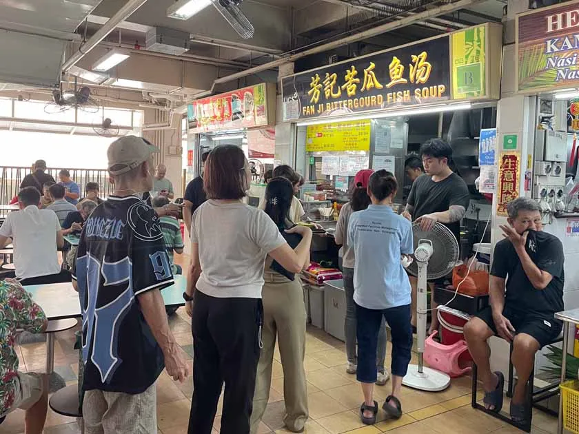 Món Súp Cá Khổ Qua Fan Ji: Hương Vị Một Món Ngon Độc Đáo Từ Singapore